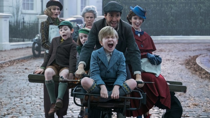 mary-poppins-returns-ritorno-sequel-natale-2018-nuova-immagine-emily-blunt1