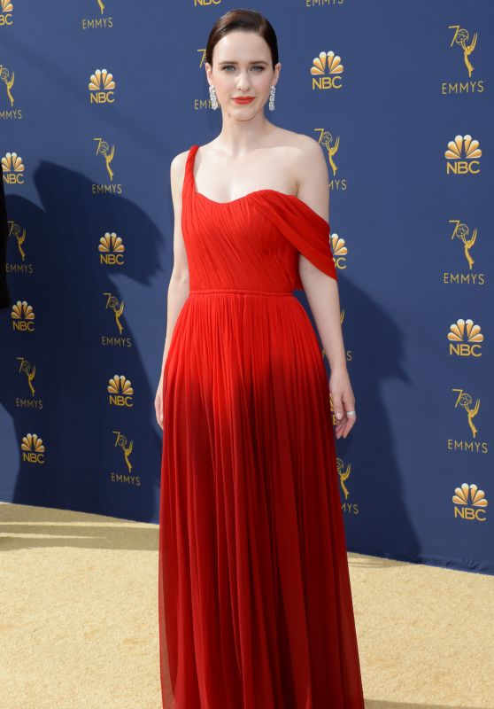 rachel-brosnahan-2018-emmy-awards-5_thumbnail