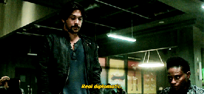 the100_5x07_acceptablelosses_diplomatic3
