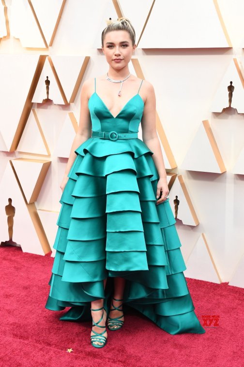 florence-pugh-Stills-from-Oscars-2020-Red-Carpet-